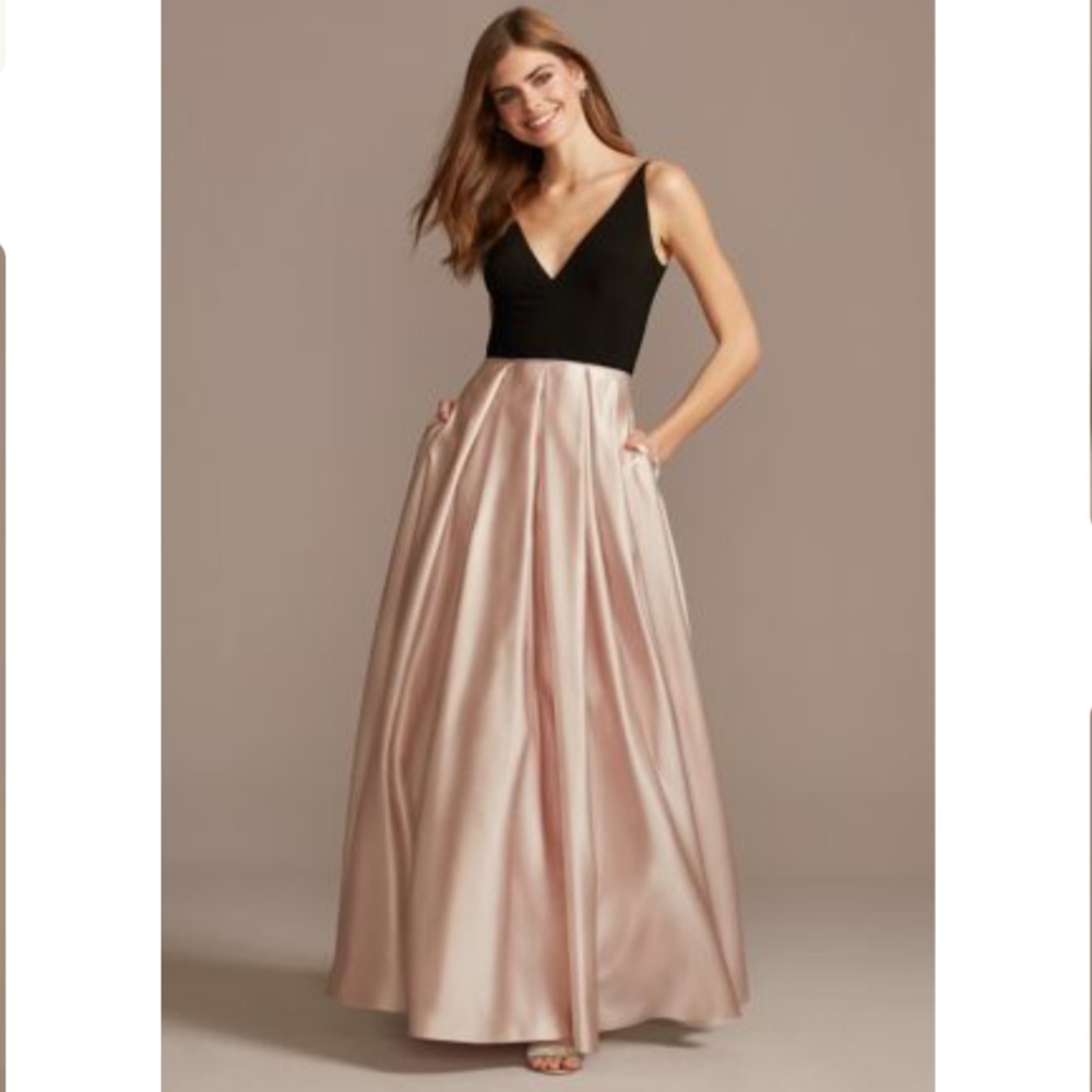 Blondie Nites Satin V-Neck Ball Gown Prom Dress Size 3